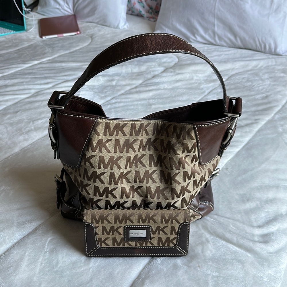MK- logo purse and wallet set